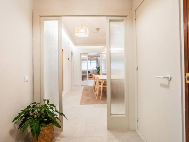 Shiny double bedroom in Les Tres Torres