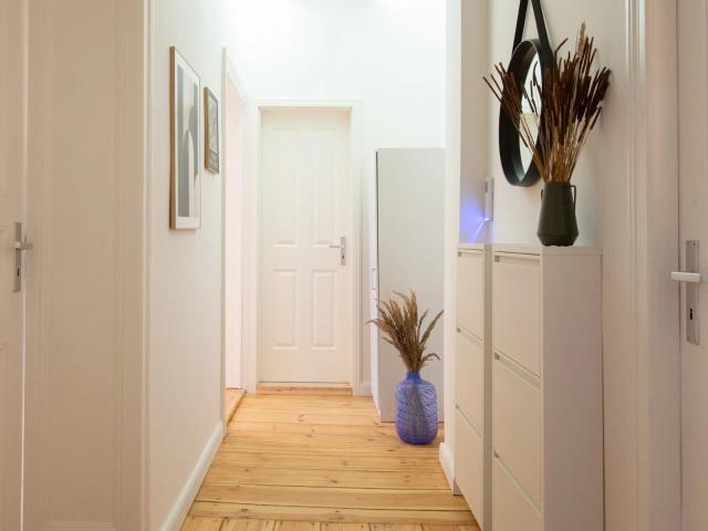 Shiny double bedroom in Moabit