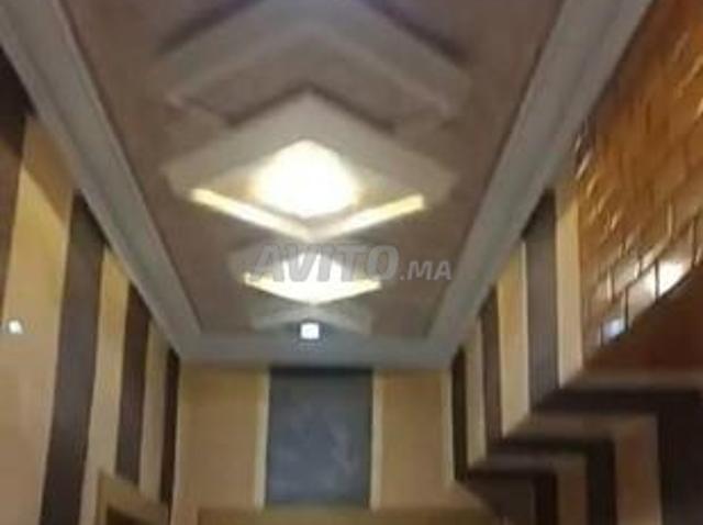 شقة للبيع بمجمع الزهور 3 غرف،صالون،سيجور