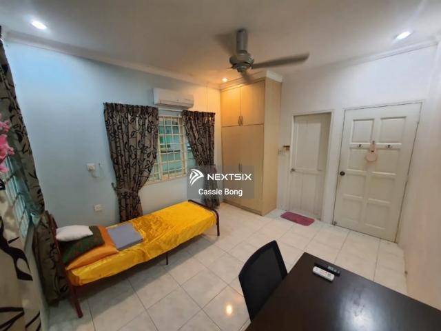 Shuttle bus to ciq、easy access to pasir gudang highway、high roi