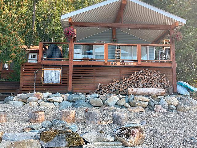 Shuswap Waterfront Cabin