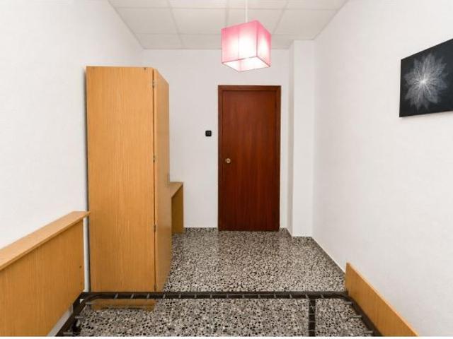 Si te gusta vivir en plena huerta, esta vivienda es para ti