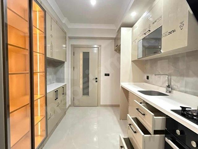 SİTE İÇERİSİNDE MODERN MİMARİ TASARIMLI 3+1 SATILIK DAİRE