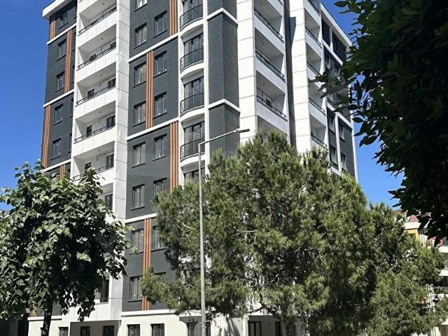 SİTEDE LÜX K.OTOPARKLI 2+1 ARAKAT FERAH TEMMUZ ANAHTAR TESLİM