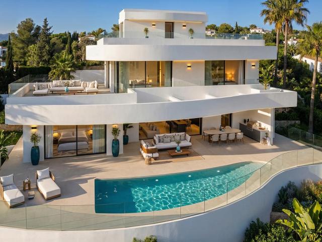 Si desea vivir en una casa con unas vistas de 180º al mar y. 258m² Calpe Calp