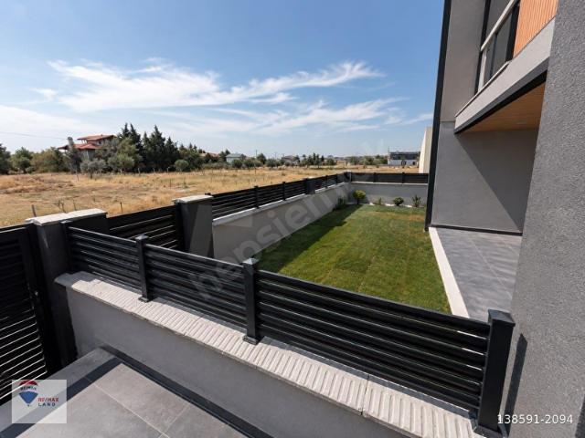 SİLİVRİ'de YATIRIMLIKE5 CEPHE3+14MEVSİM OTURUMLU KUPON VİLLA