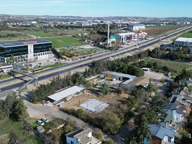 SİLİVRİ E5 ÜZERİNDE 6.090m TURİZM İMARLI DEV YATIRIM FIRSATI