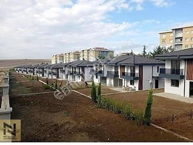 Silivri Mimar Sinan Mh. Lavinya Sitesi İçinde 4+1 / 2katlı Villa