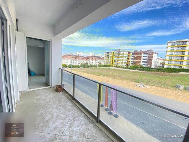 SİLİVRİ YENİMAHALLE'DE HAVUZLU SİTE'DE FIRSAT DAİRE KAÇIRMAYIN