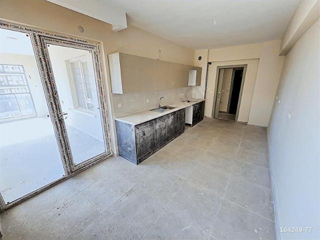 SİNCAN SARAYCIK MAH. BULVARA YAKIN SİTEDE 3+1 BİTMİŞ DAİRE