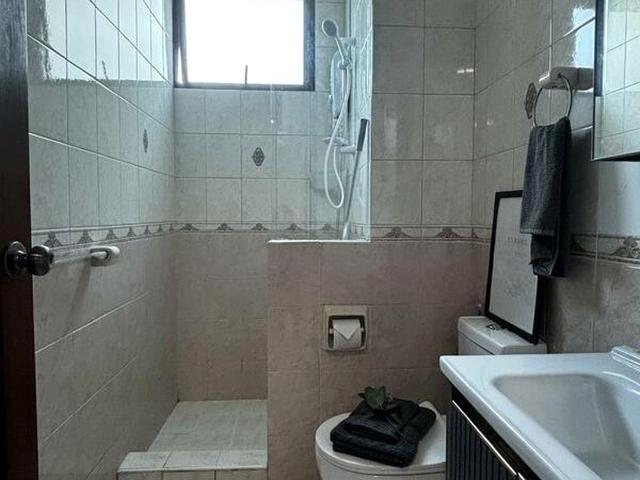 Simei Green Condominium D18, Condominium