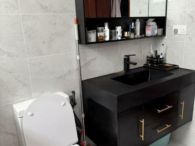 Simei Green Condominium D18, Condominium