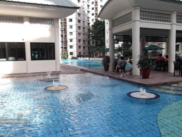 Simei Green Condominium D18, Condominium