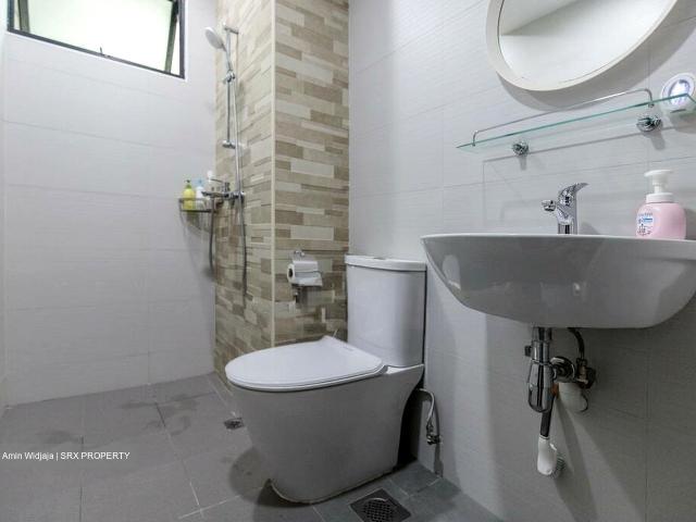 Simei Green Condominium D18, Condominium