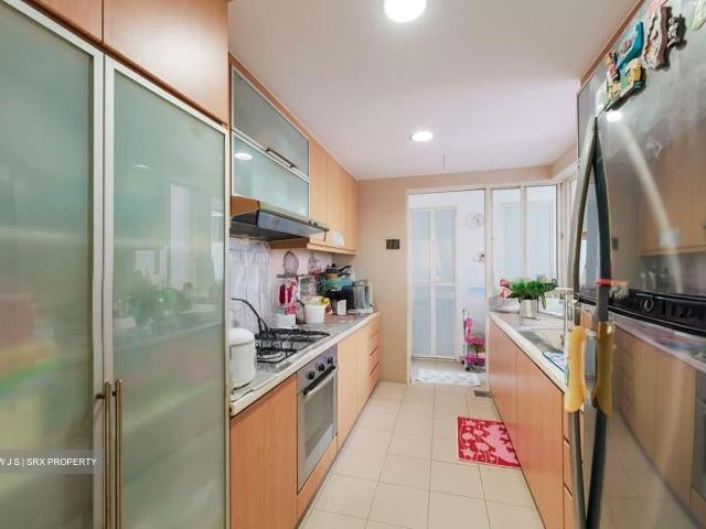 Simei Street 3 D18, Condominium