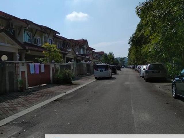 Simfoni Kinrara Terraced House, Gated and Guarded