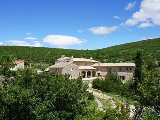 Simiane la Rotonde 04150 Achat / Vente maison 21 pièces t21