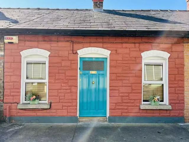 Simmonscourt Terrace, Donnybrook, Dublin 4, D04A9P5 is for sale