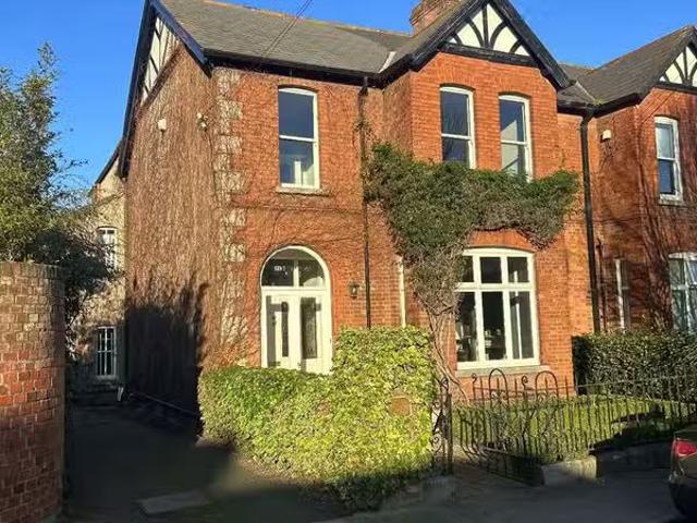 Simmonstown House, 2 Sydenham Road, Ballsbridge, Dublin 4, D04.
