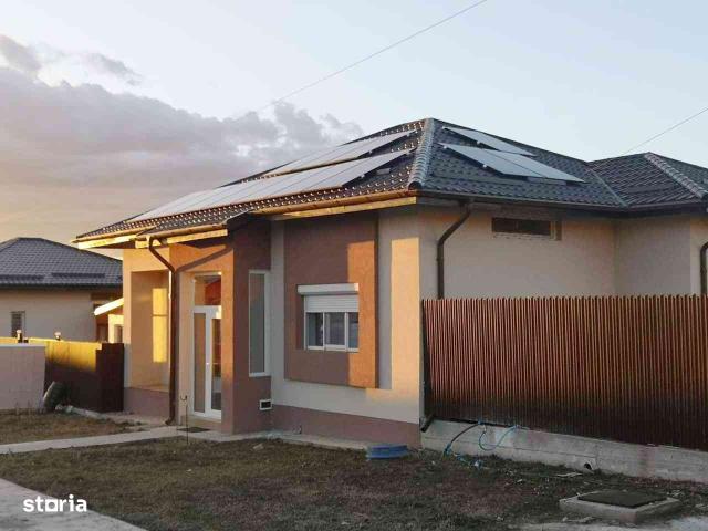 Simnicu de Sus, Floresti Casa Parter 3 camere, baie, bucatarie