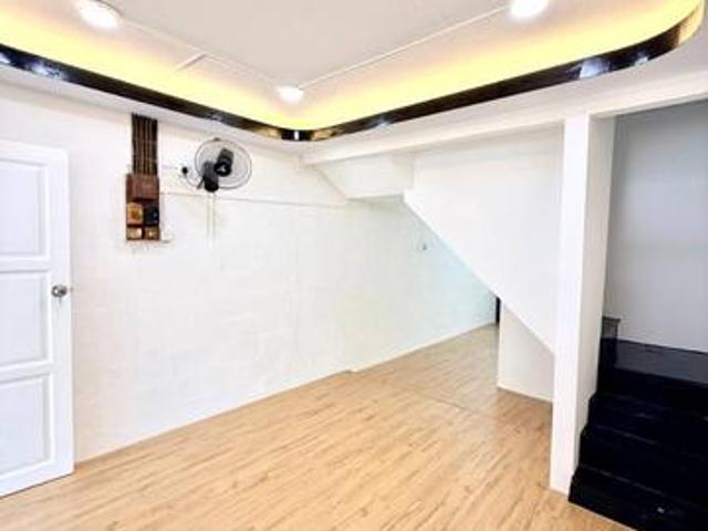 Simpang Renggam Taman Sentosa Jalan Cengal2Storey Fully Renovated