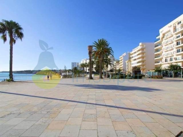 Simpático apartamento T2 renovado para venda em Armação de Pêra a 100 metros da praia