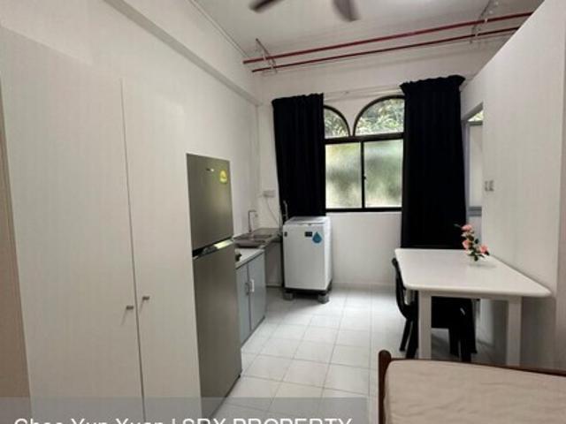 Sims Avenue D14, Apartment