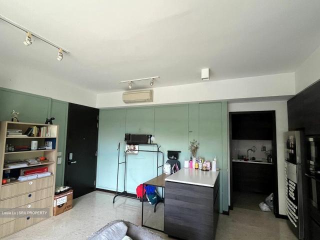 Sims Urban Oasis D14, Condominium