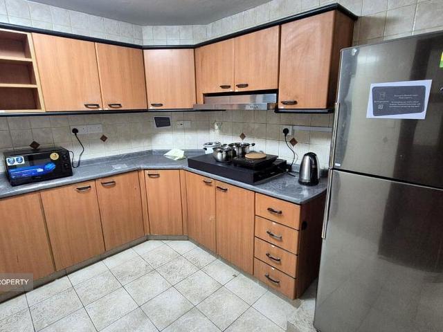 Simsville D14, Condominium