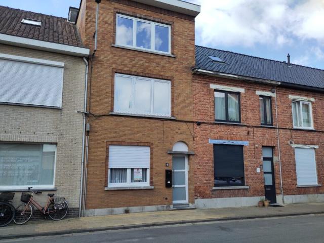 Sint Niklaas – Gelijkvloers appartement met koer