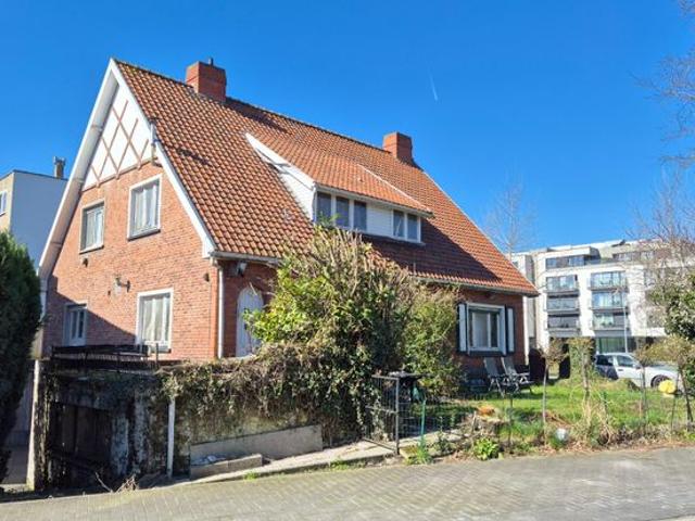 Sint Kruis: te renoveren cottage woning HOB