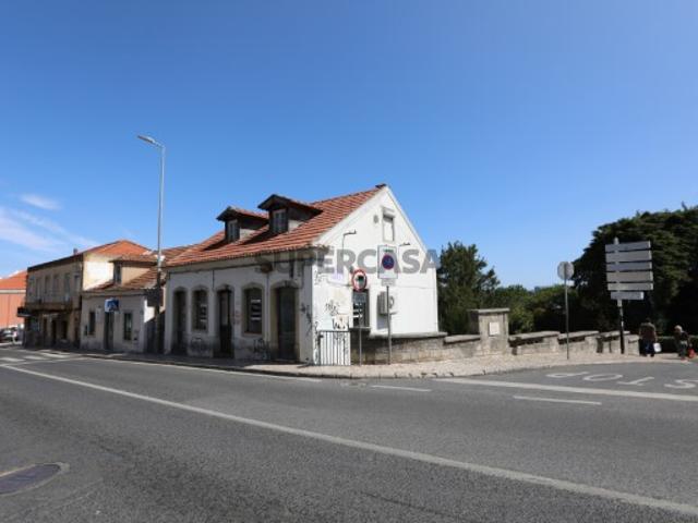 Sintra /Centro. Predio com 5 fraçoes com utilização independente