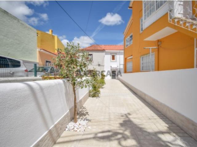 Sintra Maceira, moradia geminada T2 totalmente remodelada