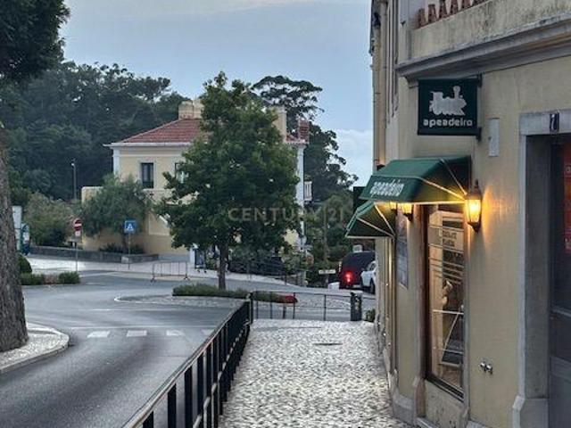 Sintra Vila Restaurante com 110 lugares sentados para Trespasse