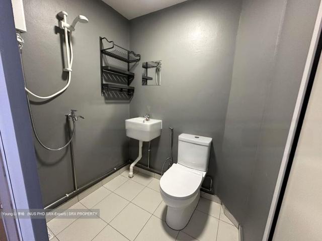 Sin Ming Road D20, Terrace