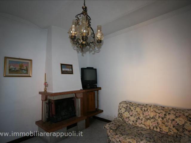 Sinalunga vendesi terratetto di mq 90 composto al piano terr. 90m² Scrofiano