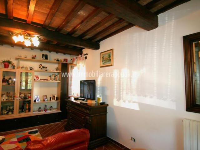 Sinalunga vendesi villetta a schiera di mq 107 composta al p. 107m² Rigomagno