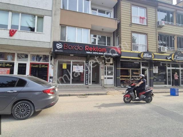 Sinanbey Muhtarlığın Karşısı Cadde Üstü İki Bölümlü İş Yeri