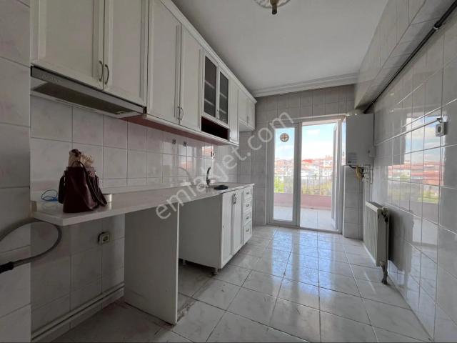 Sincan Andiçen Mh.'de 3+1 Bağımsız Ön Cephe 3.orta Katta Kiralık Daire