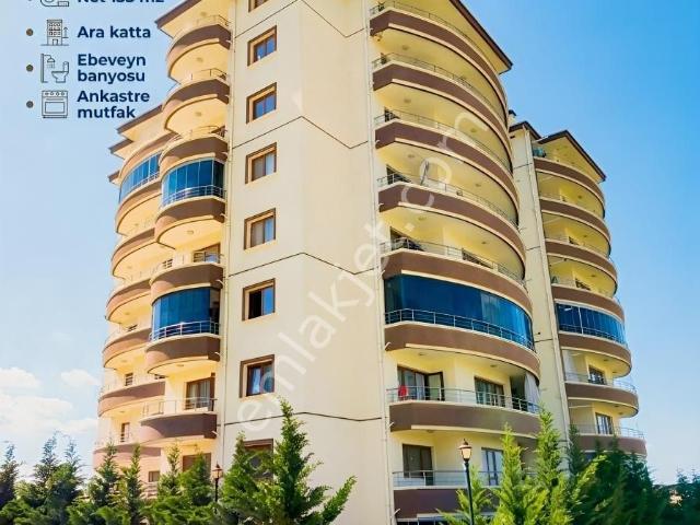 Sincan Alcı'da Mavi Çam Sitesinde 1. Katta 3+1 Satılık Daire