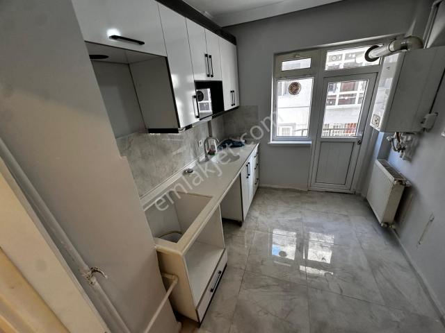 Sincan Atatürk Mah'de 3+1 Ara Katta Salon Bağımsız Yapılı Daire