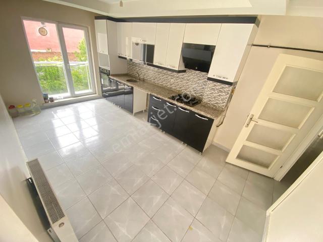 Sincan Mareşalda 3+1 Asansörlü Ebeveyn Banyolu 7 Yıllık Ara Kat Yapılı Daire