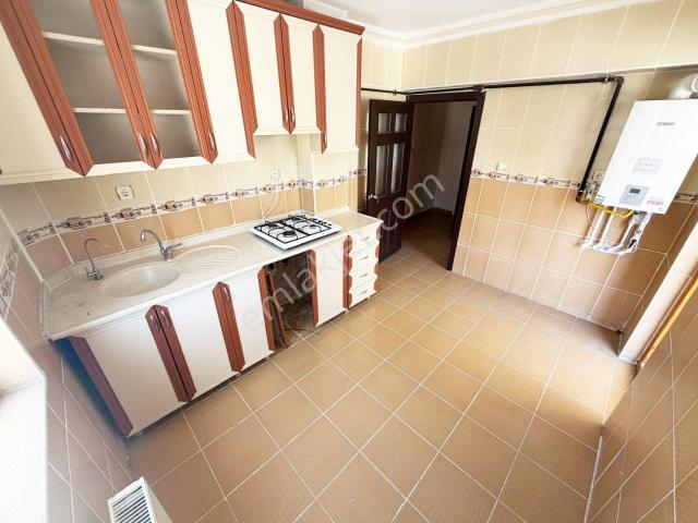 Sincan Pınarbaşı Mhde Çorum Caddesi Üzerinde 2+1 Ara Kat Kiralık Daire