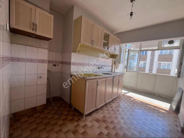 Sincan Tandoğan Mh.'de 2+1 Bağımsız 3.orta Katta Kiralık Daire