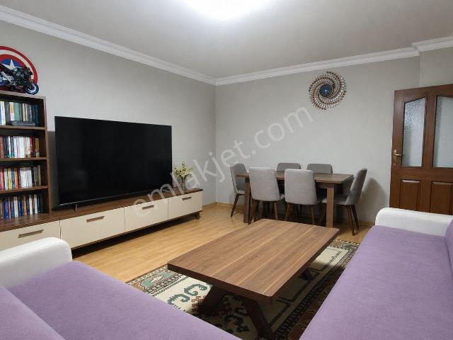 Sincanda Cadde Üzeri Satılık Ev