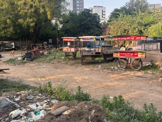 Sindhubhavan Commercial Land 2000 Sq. Yd. in Sindhubhavan Ahmedabad Listing ID: #9583