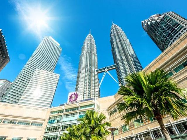 Singaporean can buy KLCC Condo Freehold Fully Furnished ROI 10