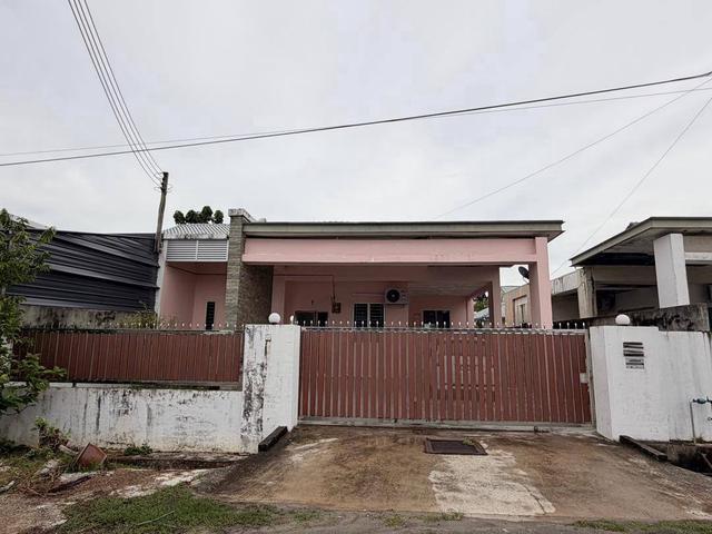Singel Storey Semi Detached House for Rent
