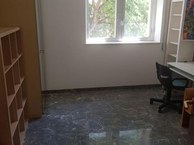 singola a rgza € 510 tutto incluso in app.to 3 bagni centrale con terrazzo