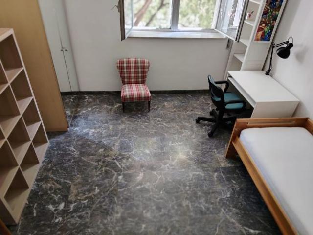 singola a rgza € 510 tutto incluso in app.to 3 bagni centrale con terrazzo